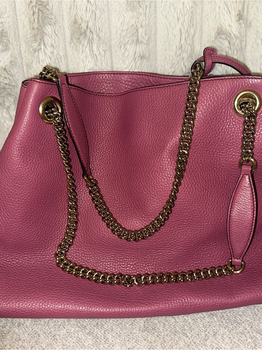 Gucci Pebbled Leather Shoulder Bag in Berry Plum with Tassel - Picture 2 of 8